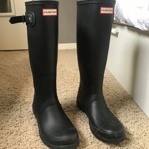 Tall Hunter rubber boots